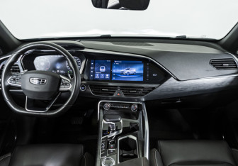 Подержанный автомобиль Geely Tugella 2023 года (14 фото)
