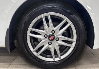 Подержанный автомобиль Kia Rio Sedan 2016 года (16 фото)