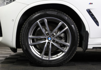 Подержанный автомобиль BMW X3 2018 года (25 фото)