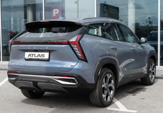 Новый Geely Atlas 2025 (5 фото)