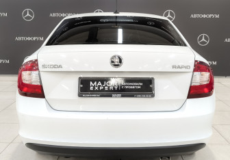 Подержанный автомобиль Skoda Rapid Liftback 2019 года (6 фото)