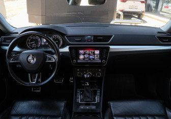 Подержанный автомобиль Skoda Superb Liftback 2018 года (9 фото)