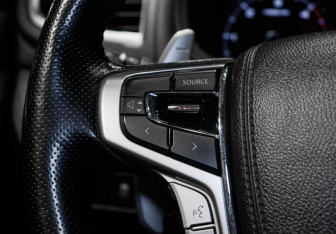 Подержанный автомобиль Mitsubishi Pajero Sport 2017 года (15 фото)