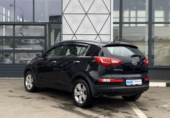 Подержанный автомобиль Kia Sportage 2011 года (7 фото)