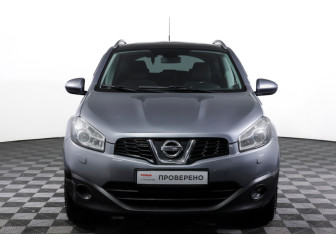Подержанный автомобиль Nissan Qashqai 2010 года (2 фото)