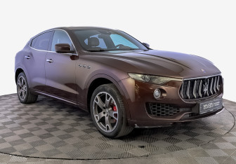 Подержанный автомобиль Maserati Levante 2017 года (3 фото)