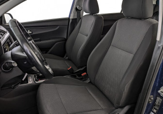 Подержанный автомобиль Kia Rio Hatchback 2021 года (18 фото)