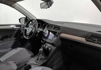 Подержанный автомобиль Volkswagen Tiguan 2019 года (13 фото)