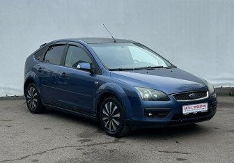Подержанный автомобиль Ford Focus Hatchback 2006 года (3 фото)
