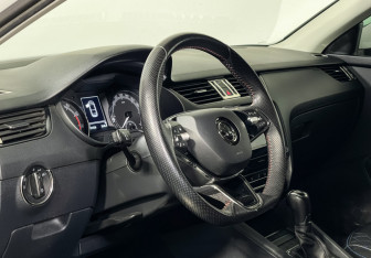 Подержанный автомобиль Skoda Octavia Liftback 2020 года (13 фото)