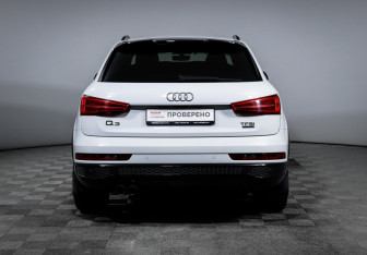 Подержанный автомобиль Audi Q3 2018 года (6 фото)