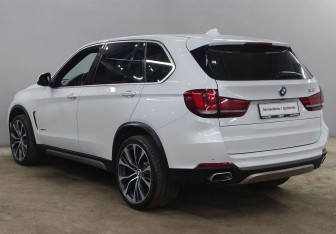 Подержанный автомобиль BMW X5 2017 года (9 фото)