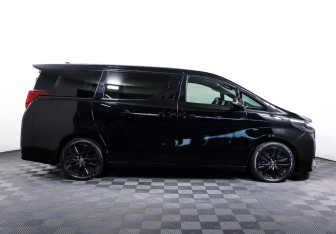 Подержанный автомобиль Toyota Alphard 2019 года (4 фото)