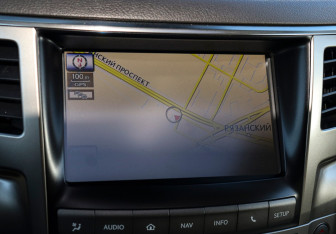 Подержанный автомобиль Lexus LX 2012 года (18 фото)