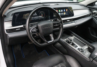 Подержанный автомобиль Chery Arrizo 8 2024 года (12 фото)