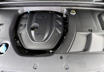 Подержанный автомобиль Geely Tugella 2024 года (9 фото)