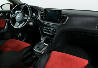 Подержанный автомобиль Kia Ceed Hatchback 2020 года (5 фото)