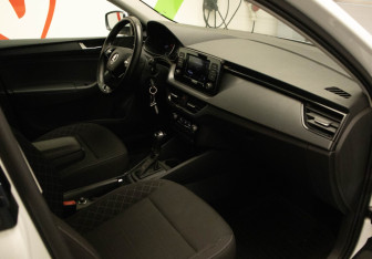 Подержанный автомобиль Skoda Rapid Liftback 2022 года (20 фото)