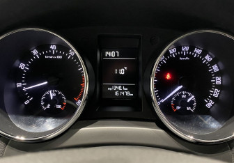 Подержанный автомобиль Skoda Yeti 2014 года (15 фото)