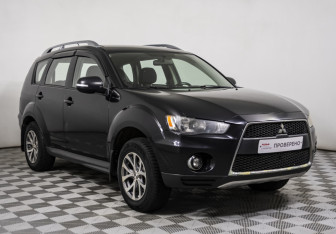 Подержанный автомобиль Mitsubishi Outlander 2010 года (3 фото)
