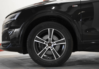 Подержанный автомобиль Audi Q3 2017 года (37 фото)