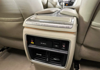 Подержанный автомобиль Nissan Murano Suv 2017 года (12 фото)