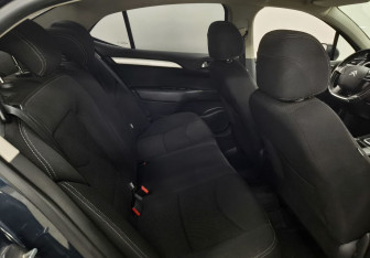 Подержанный автомобиль Citroen C4 Sedan 2015 года (12 фото)