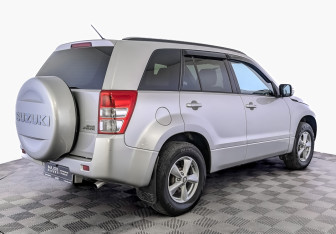 Подержанный автомобиль Suzuki Grand Vitara 2014 года (5 фото)