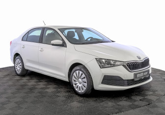 Подержанный автомобиль Skoda Rapid Liftback 2021 года (3 фото)