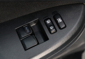 Подержанный автомобиль Toyota Corolla Sedan 2007 года (13 фото)