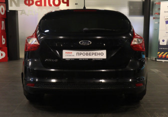 Подержанный автомобиль Ford Focus Hatchback 2012 года (5 фото)