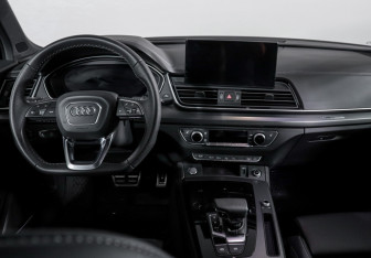 Подержанный автомобиль Audi Q5 2025 года (12 фото)