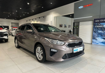 Подержанный автомобиль Kia Ceed Wagon 2019 года (3 фото)