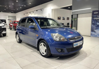 Подержанный автомобиль Ford Fiesta Hatchback 2006 года (3 фото)