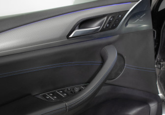 Подержанный автомобиль BMW X3 2018 года (12 фото)