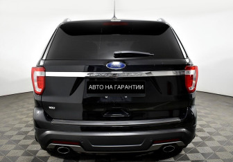 Подержанный автомобиль Ford Explorer 2019 года (4 фото)