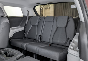 Подержанный автомобиль Kia Carnival 2022 года (13 фото)