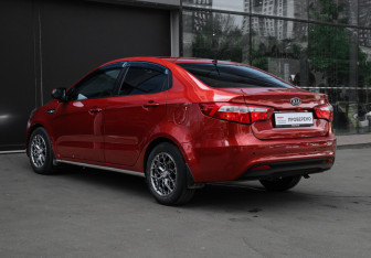 Подержанный автомобиль Kia Rio Sedan 2012 года (6 фото)