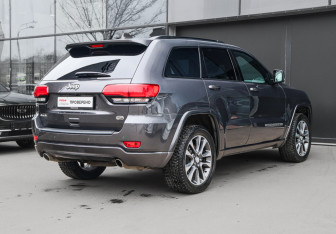 Подержанный автомобиль Jeep Grand Cherokee 2018 года (5 фото)