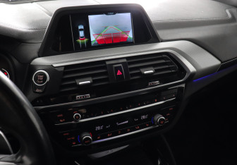 Подержанный автомобиль BMW X4 2019 года (16 фото)