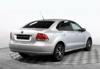 Подержанный автомобиль Volkswagen Polo Sedan 2012 года (3 фото)