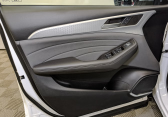 Подержанный автомобиль Haval F7 2023 года (19 фото)