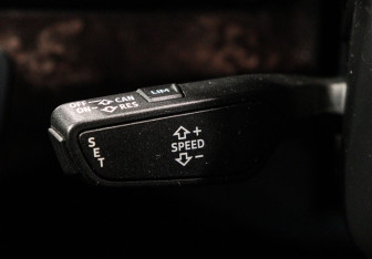 Подержанный автомобиль Audi Q7 2016 года (22 фото)