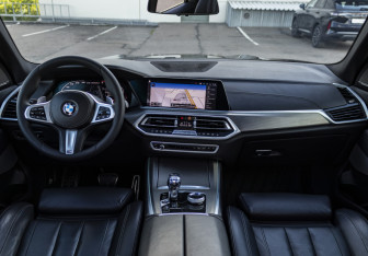 Подержанный автомобиль BMW X5 2019 года (14 фото)