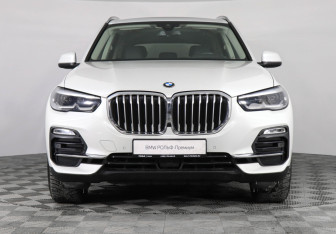 Подержанный автомобиль BMW X5 2019 года (3 фото)