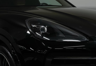 Подержанный автомобиль Porsche Cayenne 2019 года (23 фото)