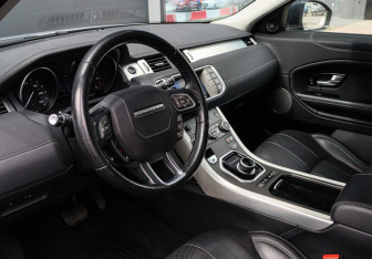 Подержанный автомобиль Land Rover Range Rover Evoque 2017 года (12 фото)