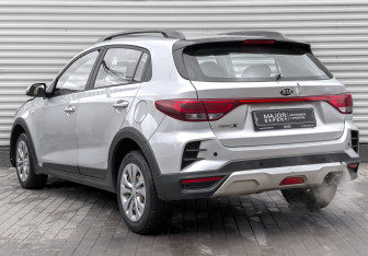 Подержанный автомобиль Kia Rio Hatchback 2021 года (6 фото)