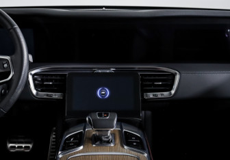 Подержанный автомобиль Hongqi E-HS9 2021 года (13 фото)