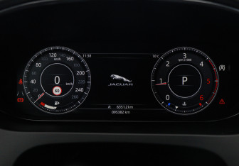 Подержанный автомобиль Jaguar E-Pace 2018 года (23 фото)